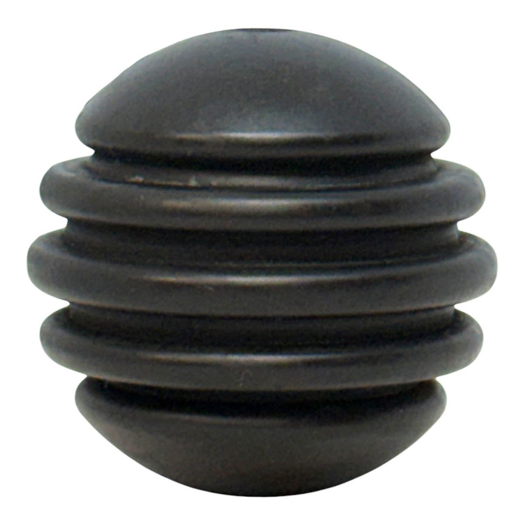 563722561